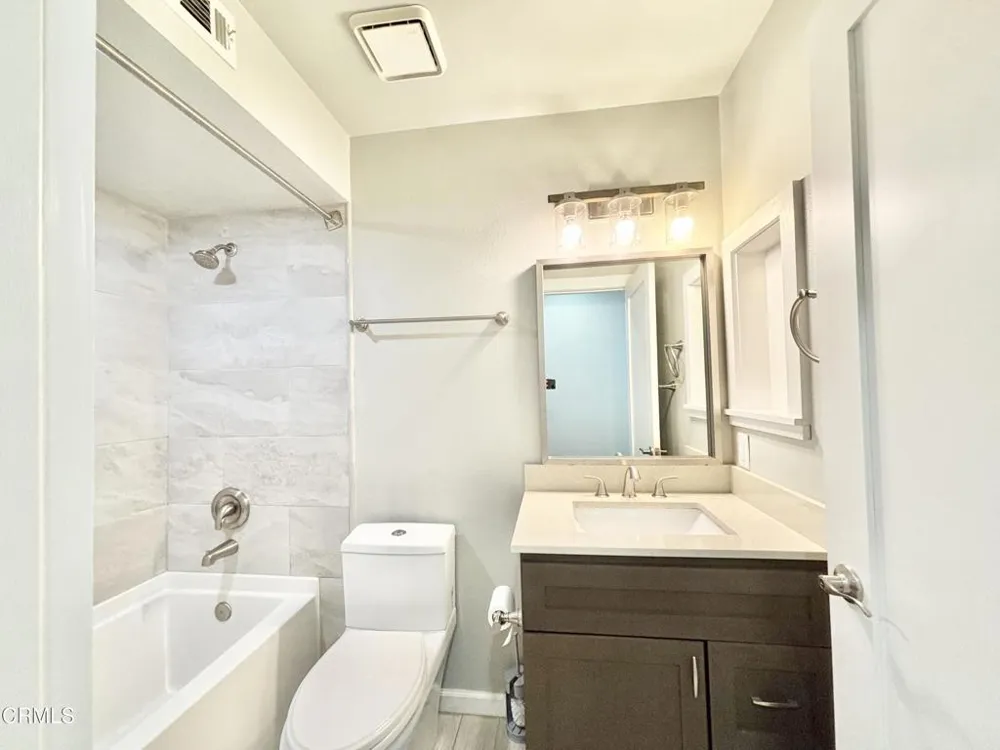 4987 Sullivan Street Ventura, CA 93003