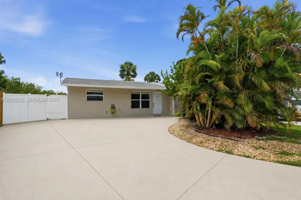 70 SW Hideaway Pl Stuart, FL 34994