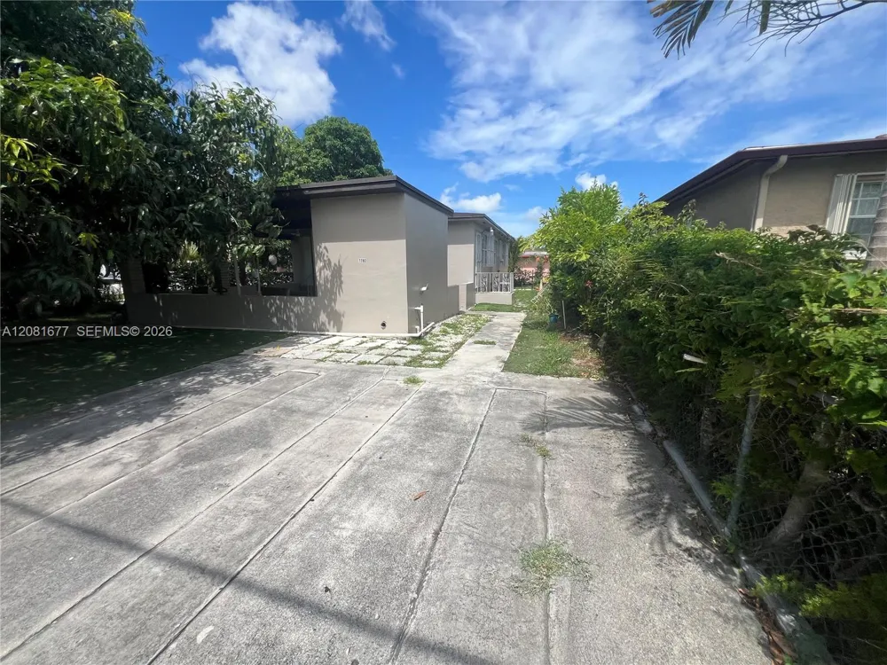 1190 NW 135th St North Miami, FL 33168
