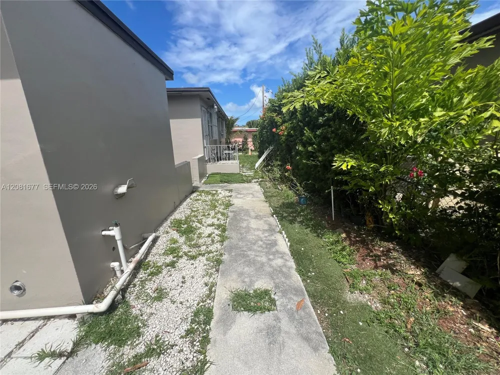 1190 NW 135th St North Miami, FL 33168