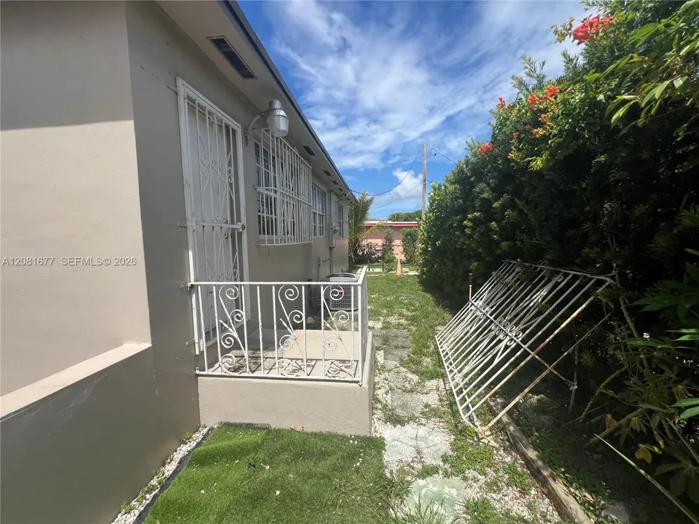 1190 NW 135th St North Miami, FL 33168