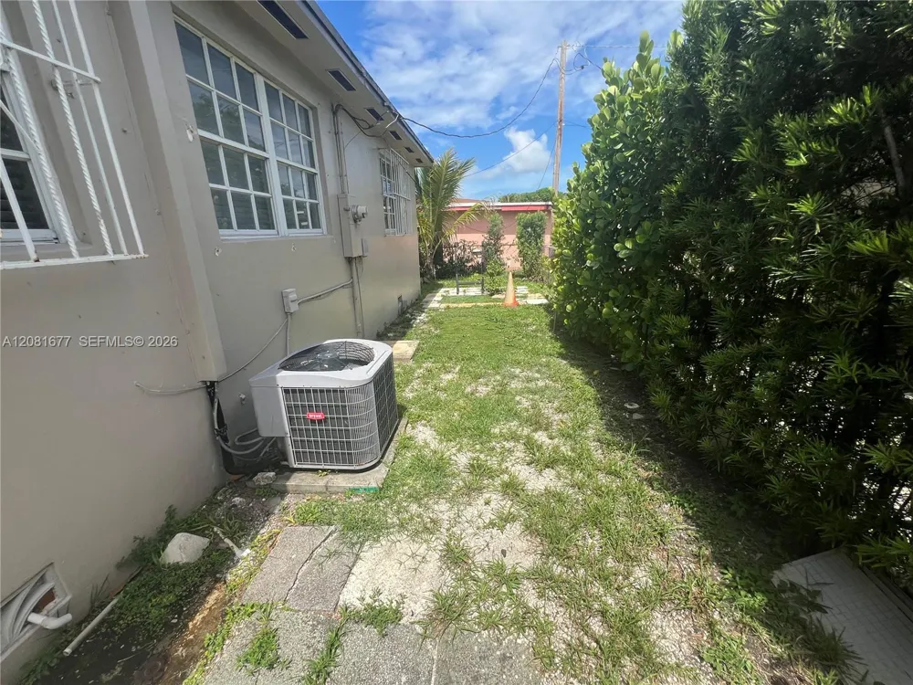 1190 NW 135th St North Miami, FL 33168