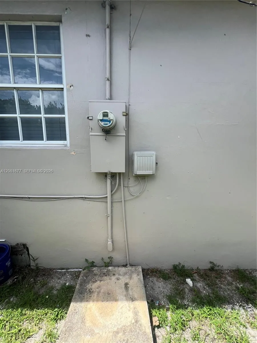 1190 NW 135th St North Miami, FL 33168