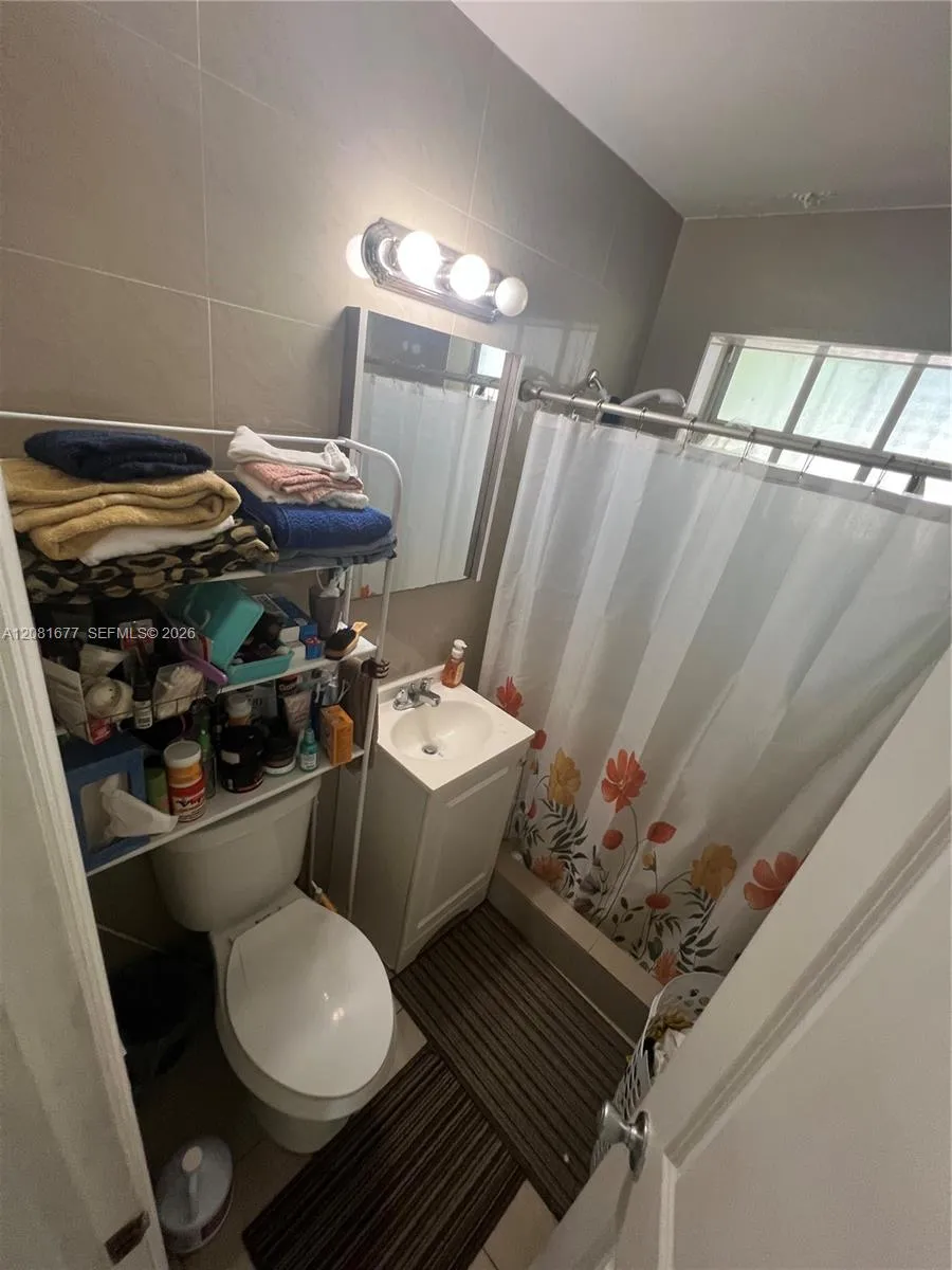 1190 NW 135th St North Miami, FL 33168