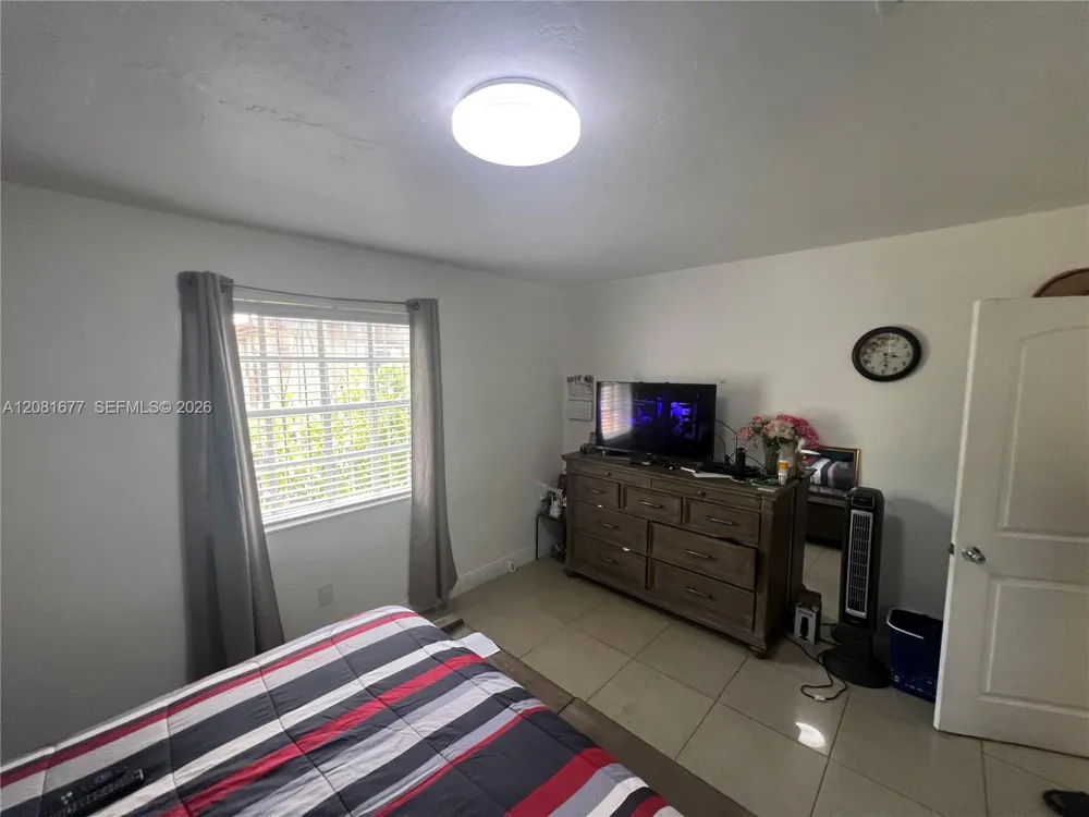 1190 NW 135th St North Miami, FL 33168