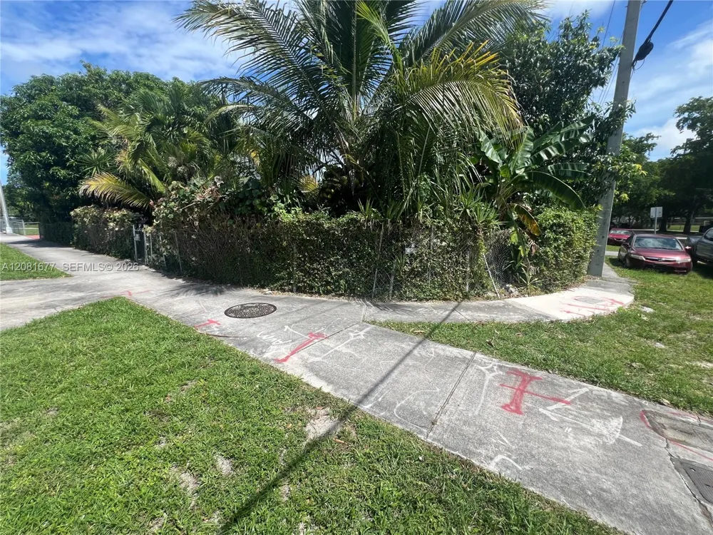 1190 NW 135th St North Miami, FL 33168
