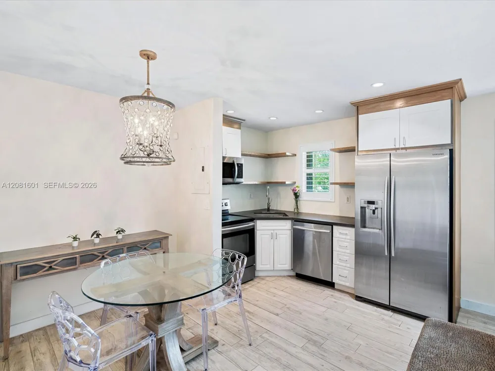 255 Sunrise Dr #307 Key Biscayne, FL 33149