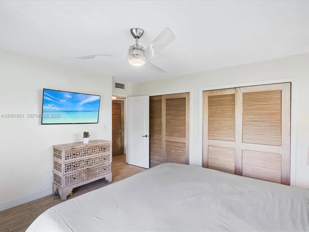 255 Sunrise Dr #307 Key Biscayne, FL 33149