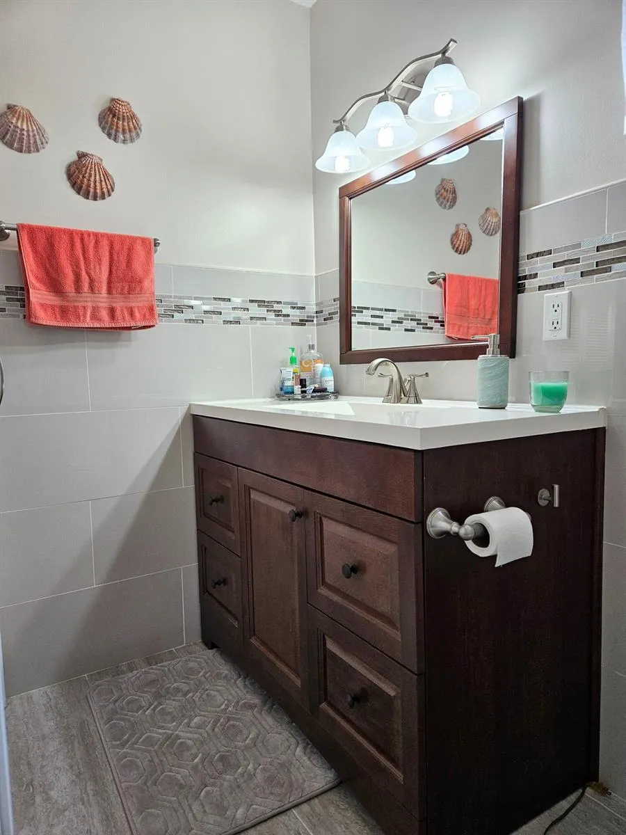 2920 CROSLEY DRIVE E #B West Palm Beach, FL 33415