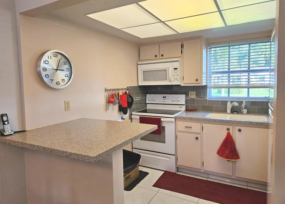2920 CROSLEY DRIVE E #B West Palm Beach, FL 33415