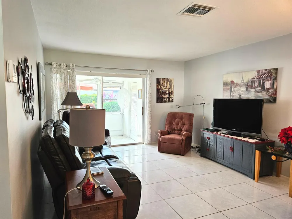 2920 CROSLEY DRIVE E #B West Palm Beach, FL 33415