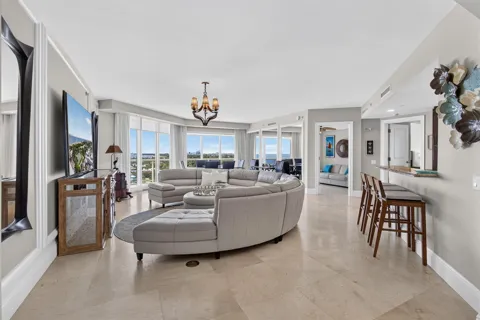 2700 Ocean Drive #905B