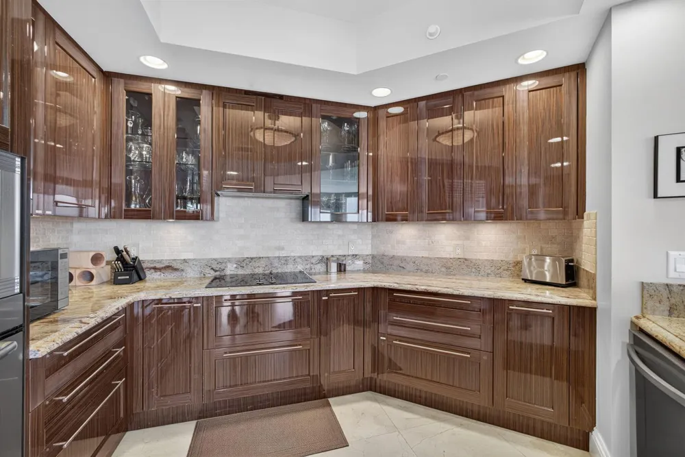 2700 Ocean Drive #905B Riviera Beach, FL 33404