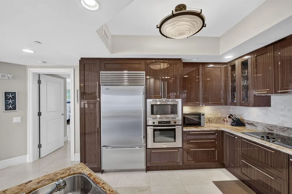 2700 Ocean Drive #905B Riviera Beach, FL 33404