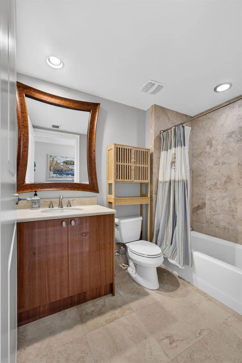 2700 Ocean Drive #905B Riviera Beach, FL 33404