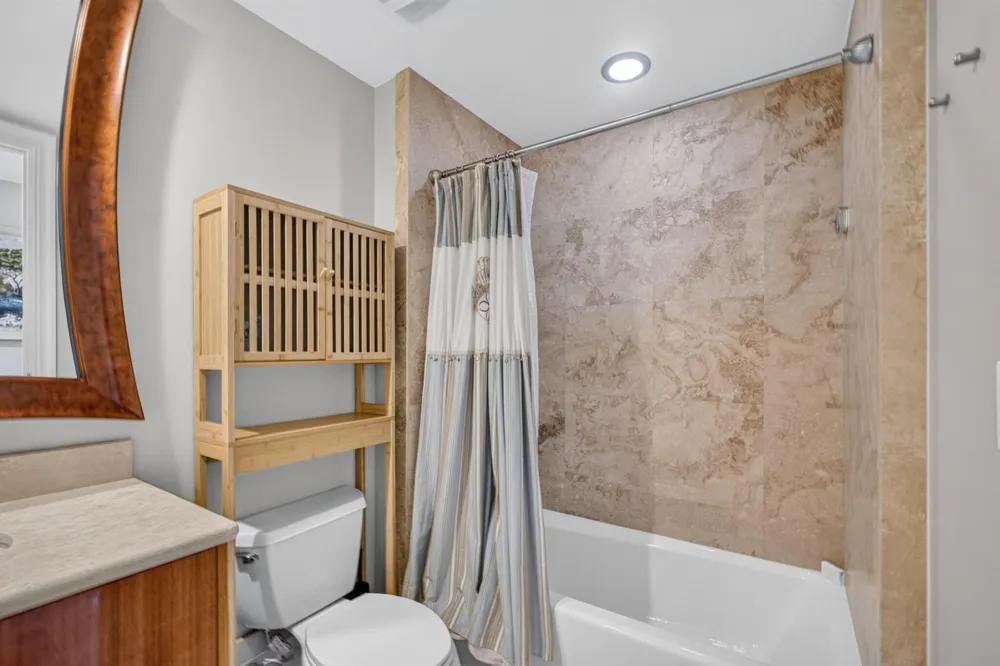 2700 Ocean Drive #905B Riviera Beach, FL 33404
