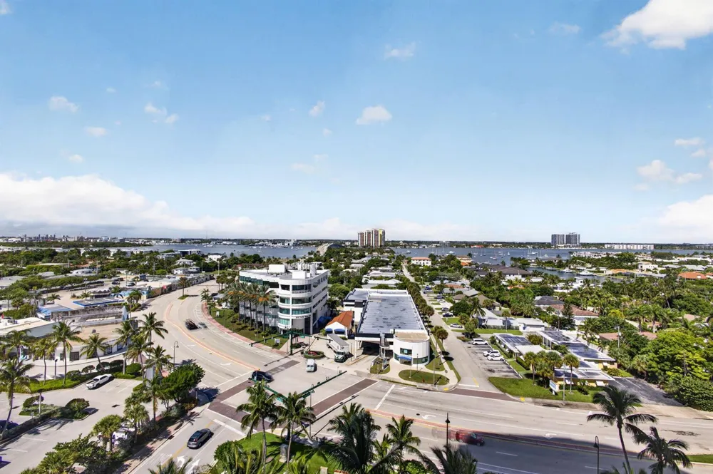 2700 Ocean Drive #905B Riviera Beach, FL 33404