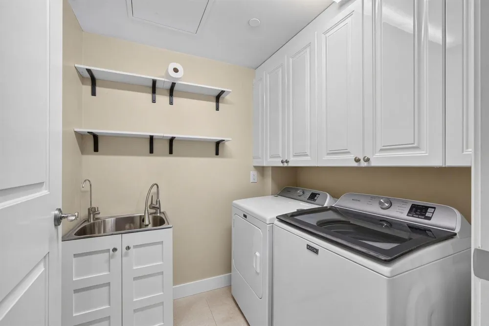 2700 Ocean Drive #905B Riviera Beach, FL 33404