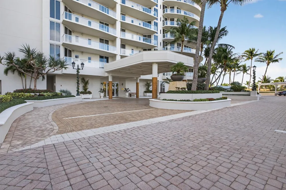 2700 Ocean Drive #905B Riviera Beach, FL 33404