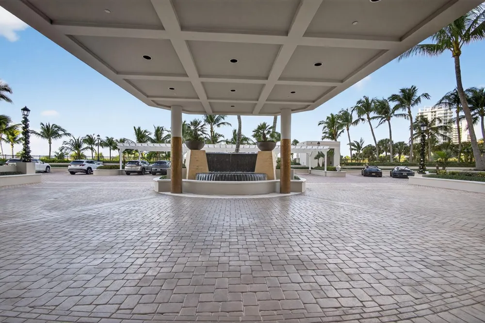2700 Ocean Drive #905B Riviera Beach, FL 33404
