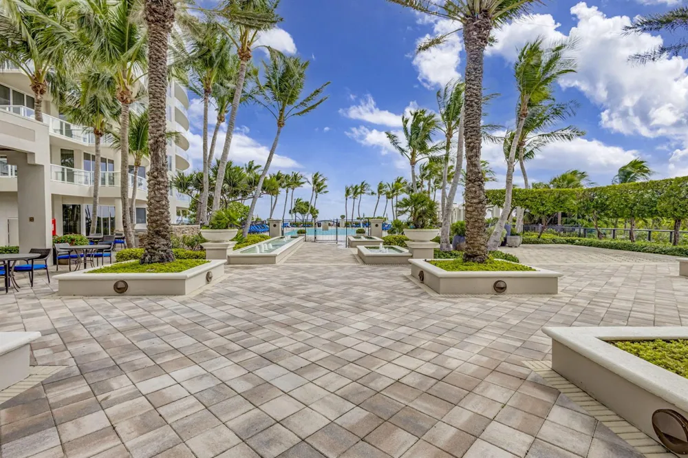 2700 Ocean Drive #905B Riviera Beach, FL 33404