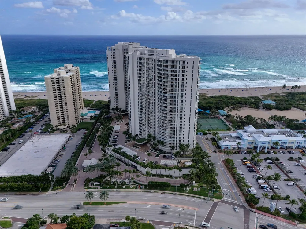 2700 Ocean Drive #905B Riviera Beach, FL 33404
