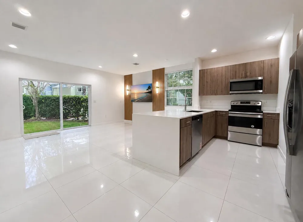 1030 Crystal Way #104 Delray Beach, FL 33444