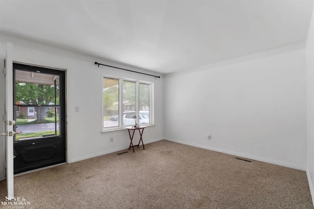 19655 Opal Street Clinton Charter Township, MI 48035