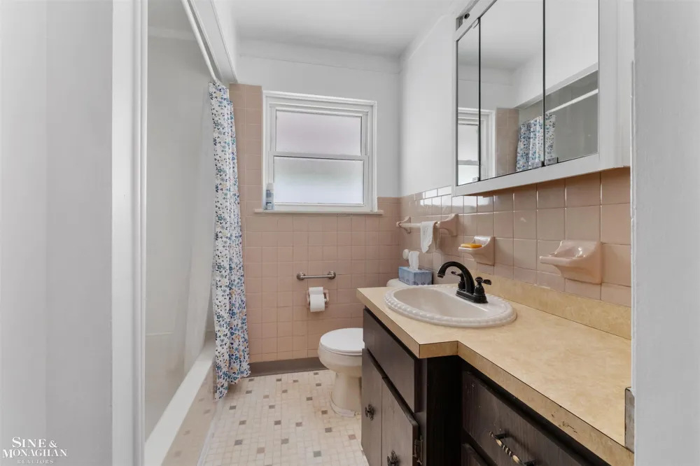 19655 Opal Street Clinton Charter Township, MI 48035