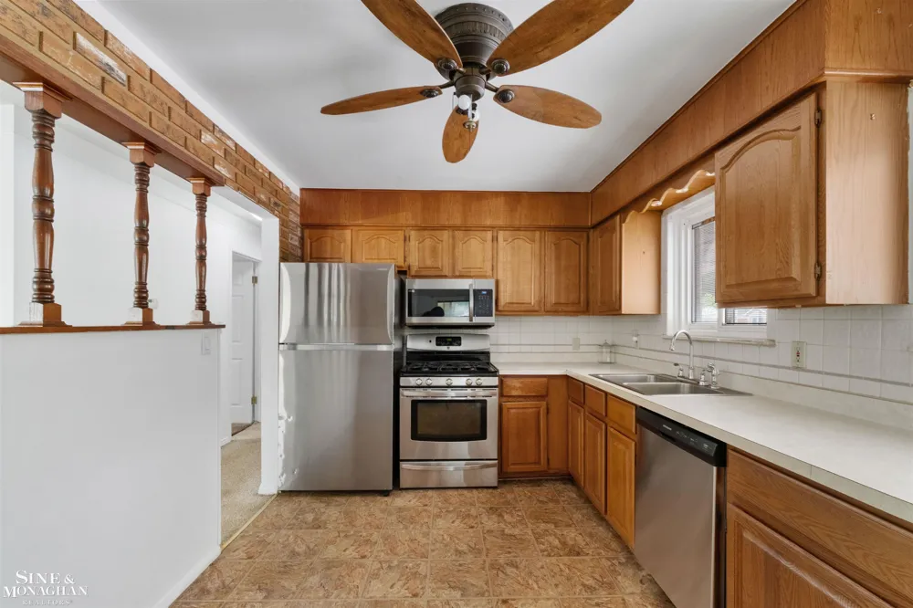 19655 Opal Street Clinton Charter Township, MI 48035