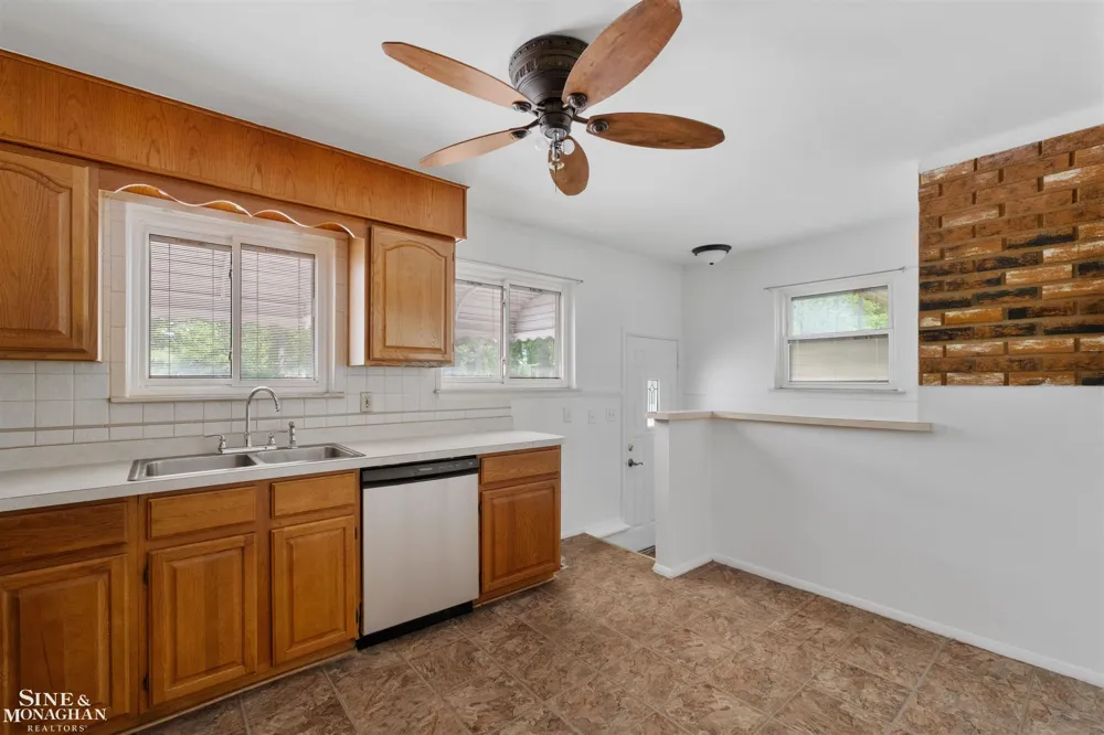 19655 Opal Street Clinton Charter Township, MI 48035