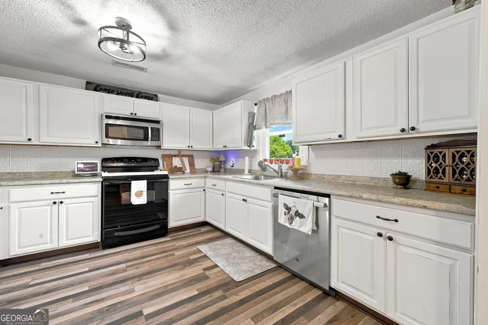 691 Clarkwood RD Rockmart, GA 30153