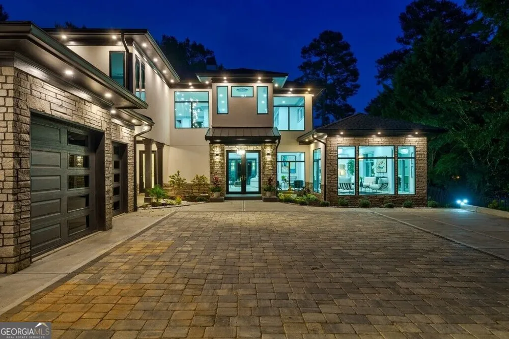 2873 Osborne RD Brookhaven, GA 30319