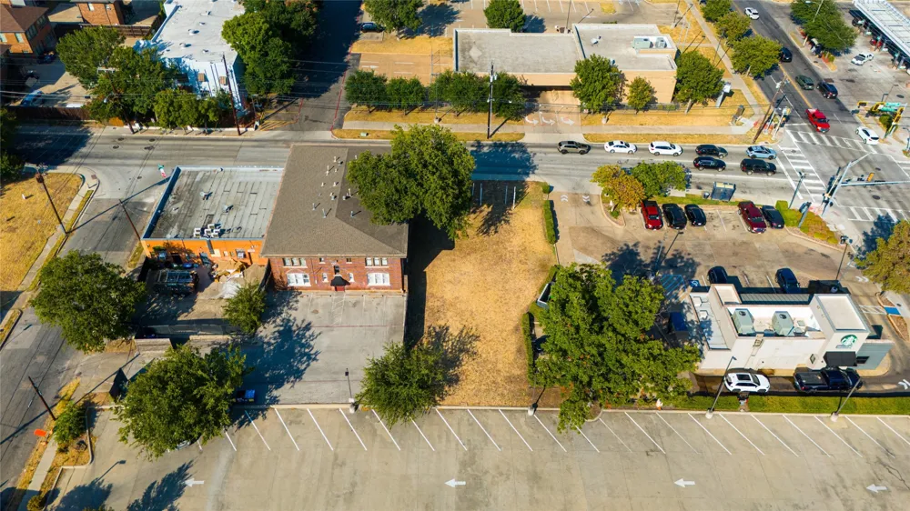 911 Haskell Avenue Dallas, TX 75204