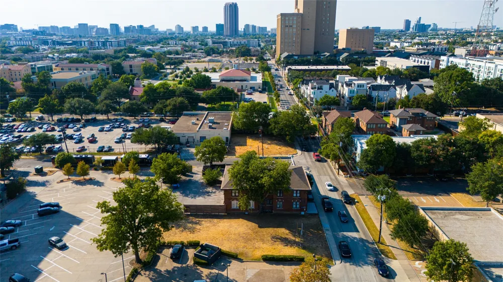 911 Haskell Avenue Dallas, TX 75204