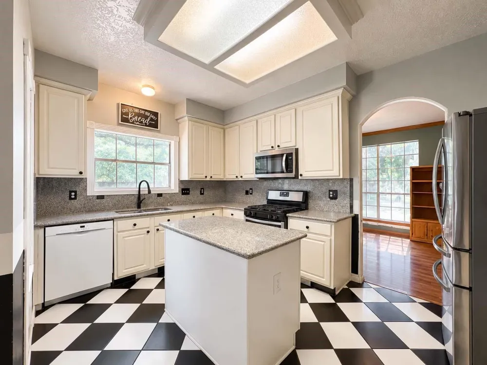 1250 Hunter Wood Drive League City, TX 77573