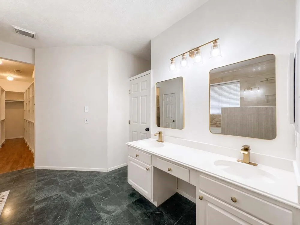 1250 Hunter Wood Drive League City, TX 77573