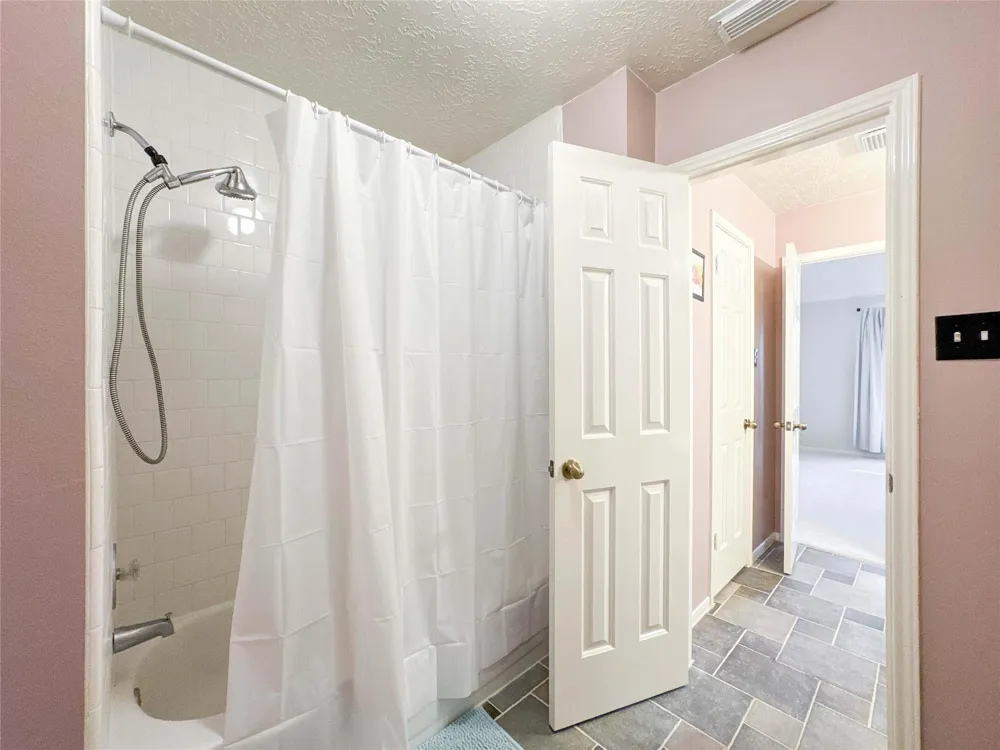 1250 Hunter Wood Drive League City, TX 77573