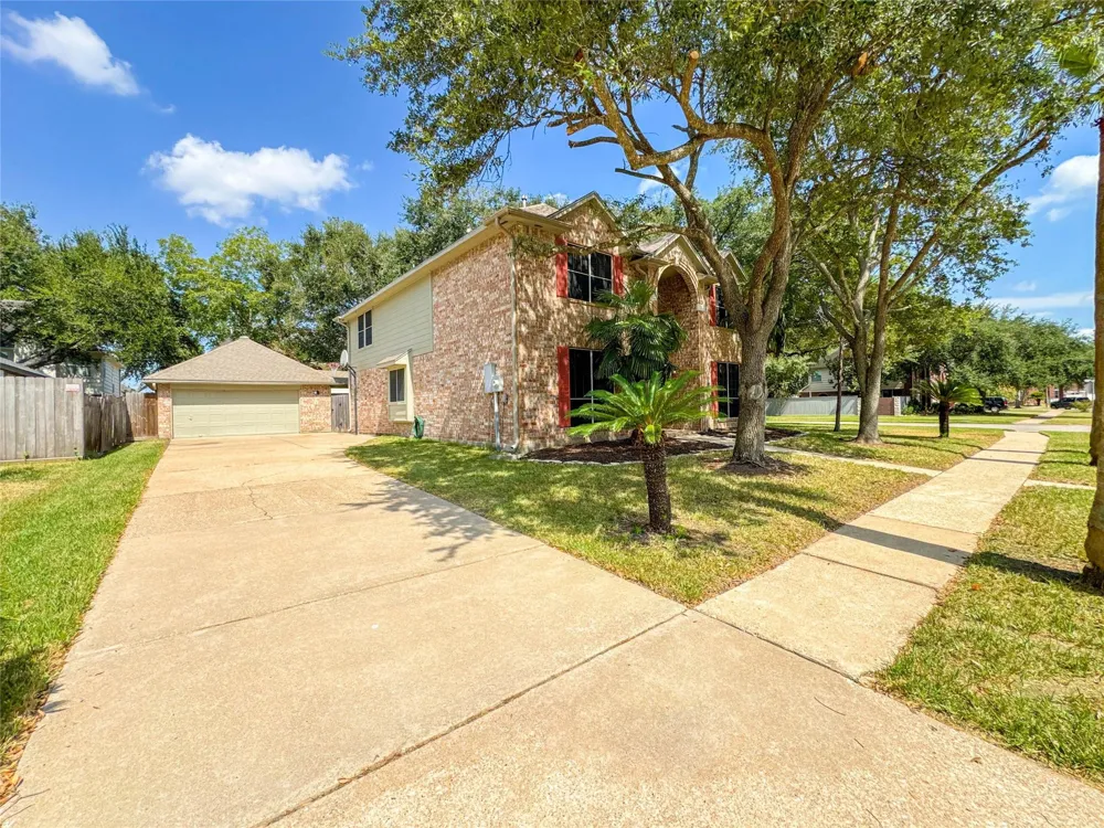 1250 Hunter Wood Drive League City, TX 77573