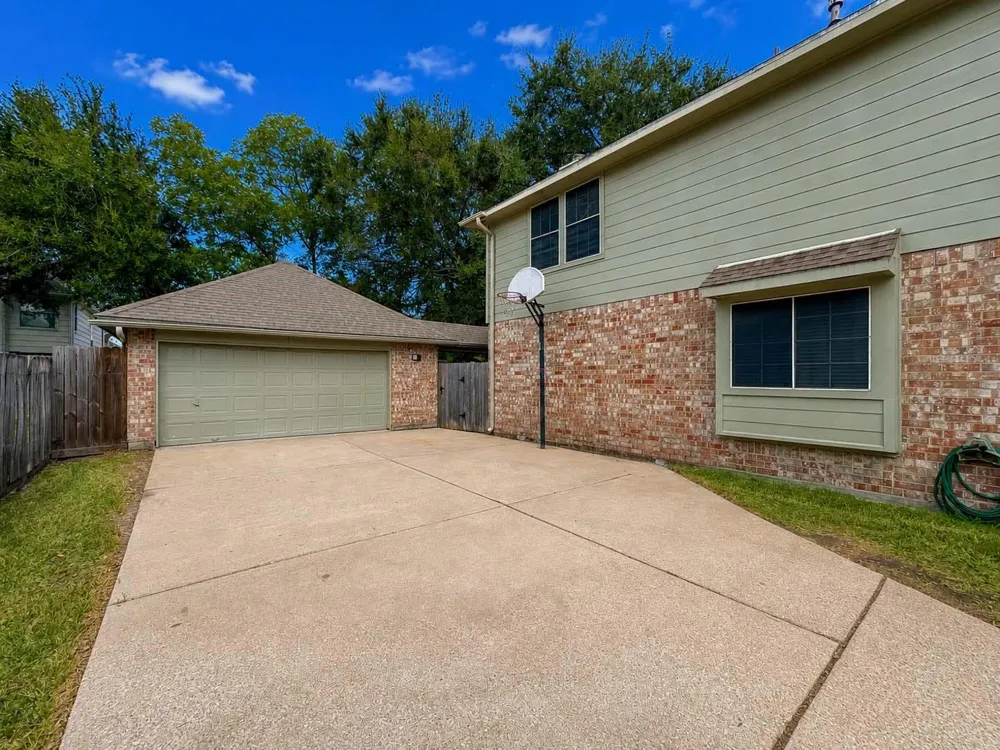 1250 Hunter Wood Drive League City, TX 77573