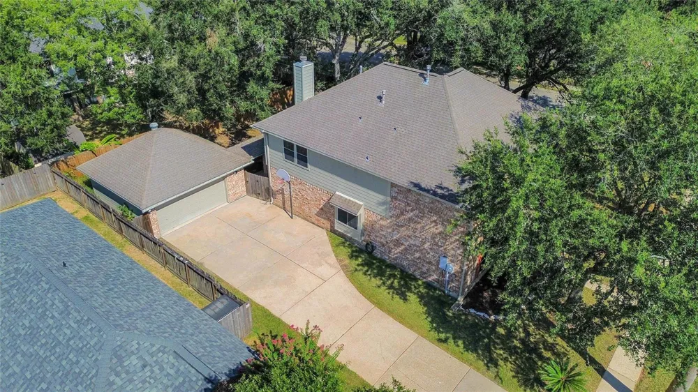 1250 Hunter Wood Drive League City, TX 77573