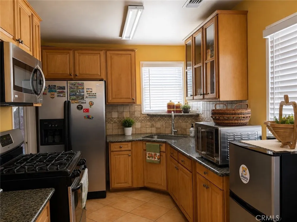 8811 Sparton Arleta, CA 91331