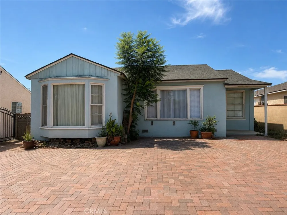 8811 Sparton Arleta, CA 91331