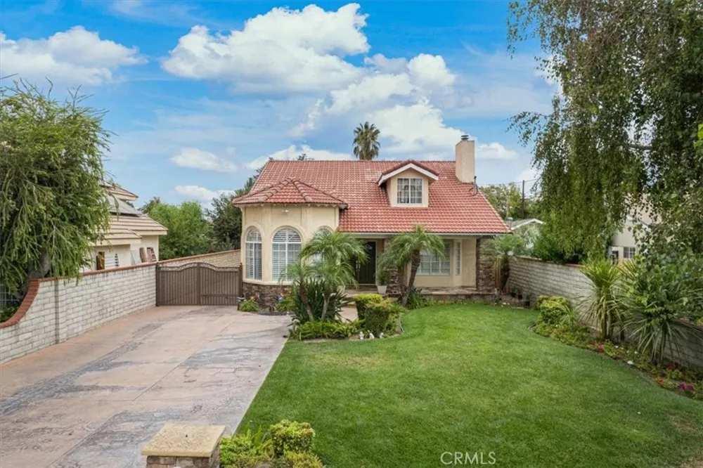 23549 Cherry Newhall, CA 91321