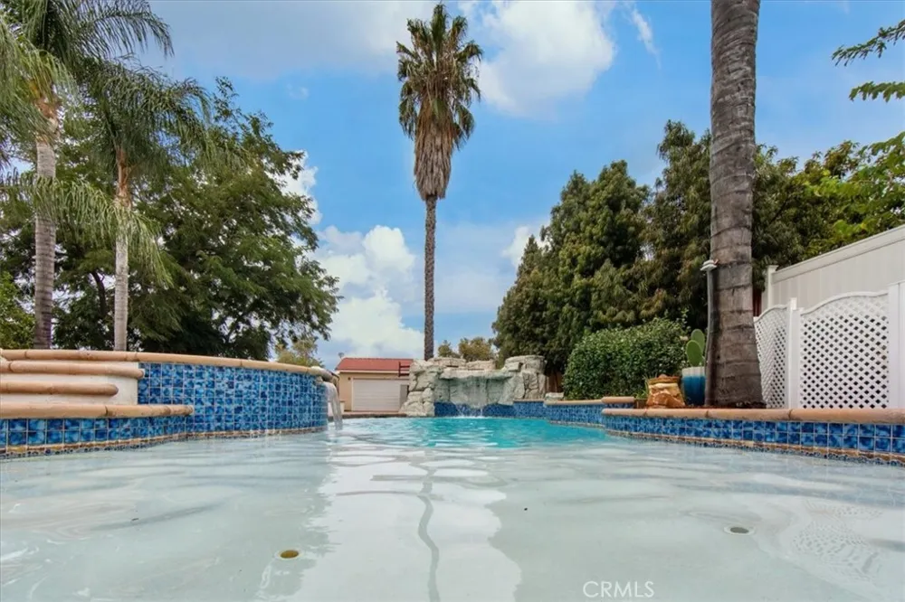 23549 Cherry Newhall, CA 91321