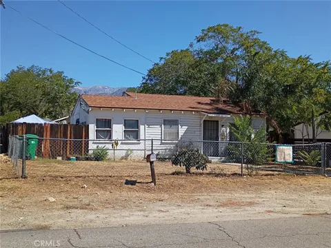 621 E Theodore