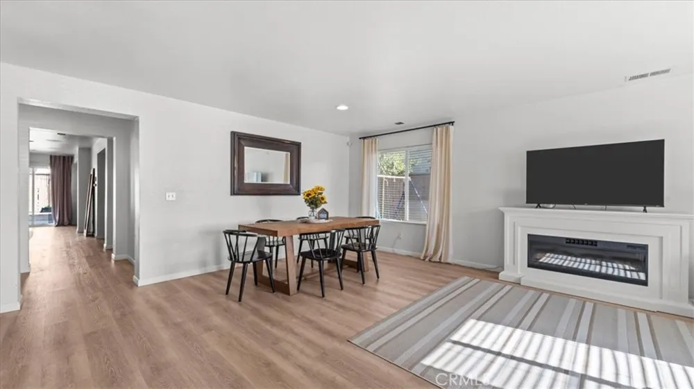 3287 El Nido Perris, CA 92571
