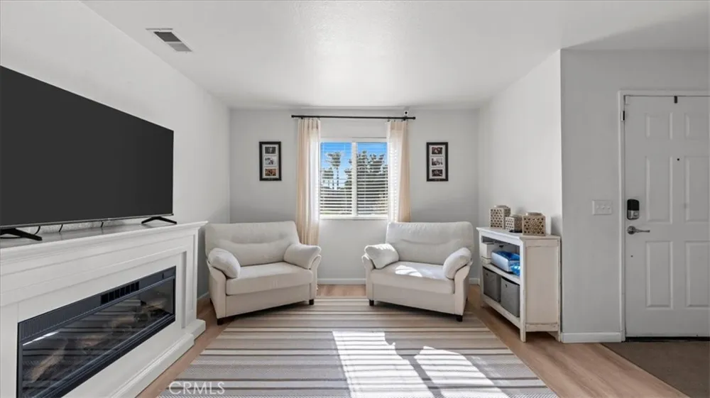 3287 El Nido Perris, CA 92571