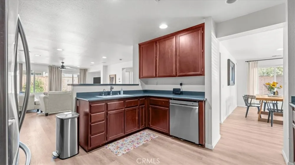 3287 El Nido Perris, CA 92571
