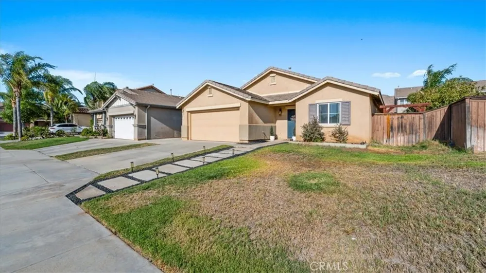 3287 El Nido Perris, CA 92571